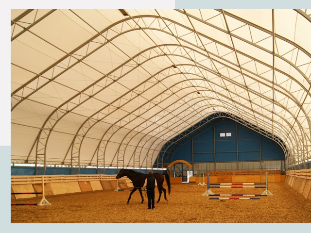 Строительство конных манежей в Осинниках